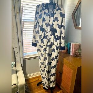 NWT DISNEY ADULT ONESIE 100 YEAR CELEBRATION RARE SIZE MEDIUM BLUE WHITE